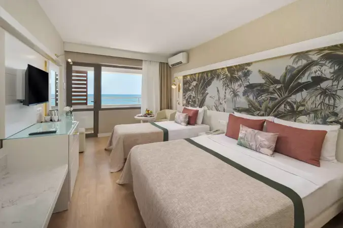 Deniz Manzaralı Premium Connection Oda — görsel 1